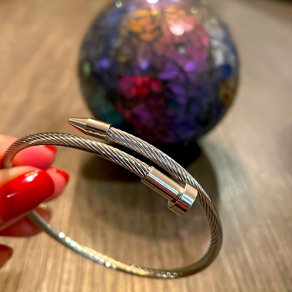 18k Gold Plating Nail Shape Twist Chain Titanium Steel Bracelet - Picture 4 of 6